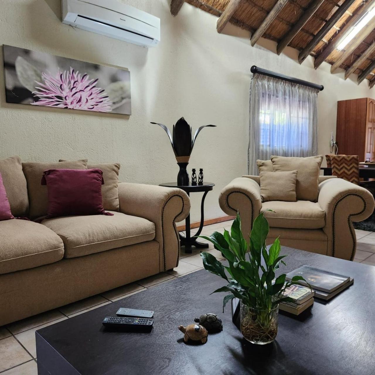 Orange Gecko Cottage Phalaborwa Exterior photo